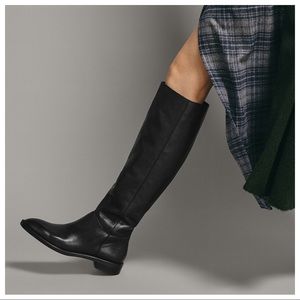 NWT. Massimo Dutti Flat Black Leather Boots Size 5